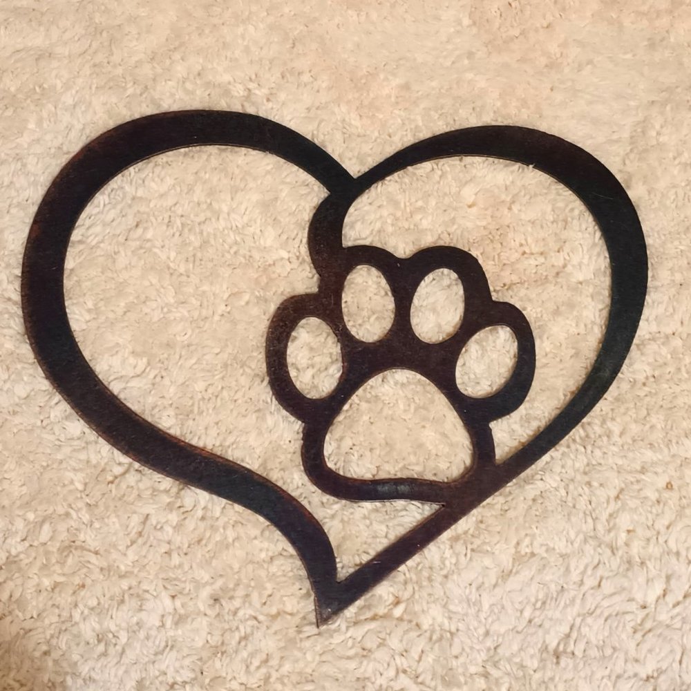 COPY - EUC ~ Metal Heart with Paw Wall Art   Measures: 10" (W) x 8" (H)